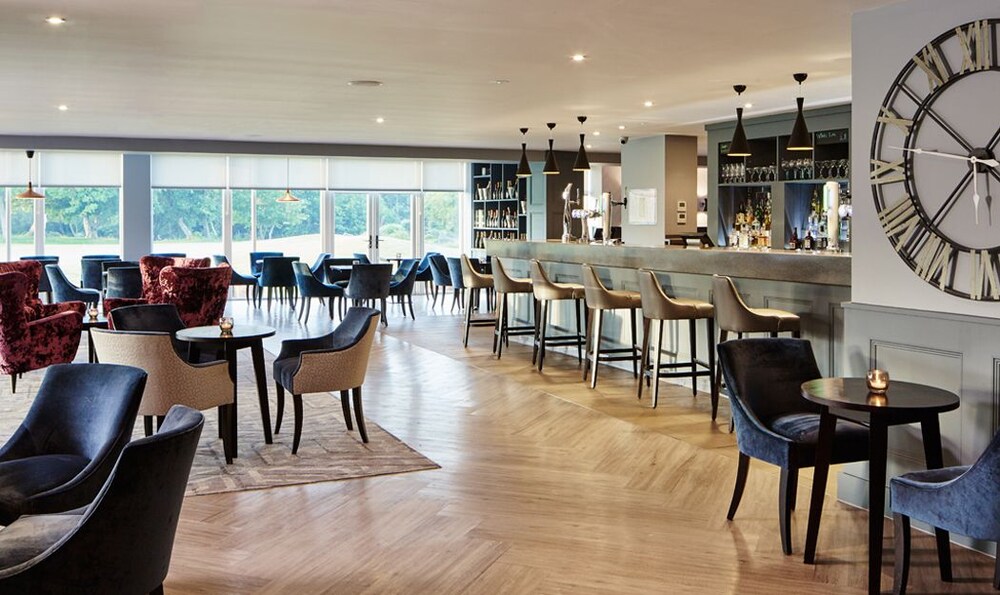 Hotel Bar