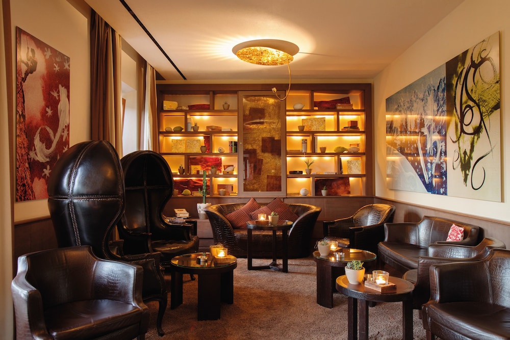 Hotel Bar