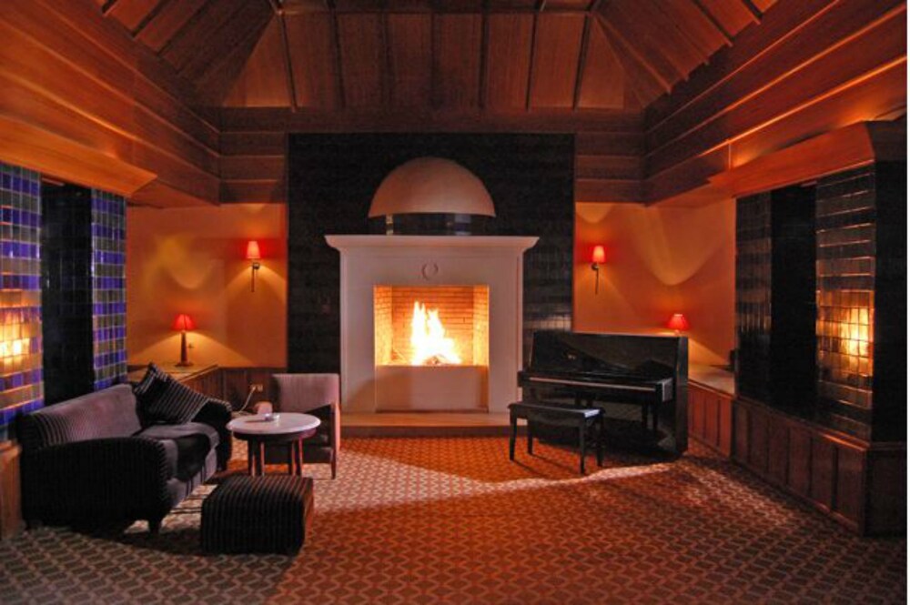 Hotel Lounge