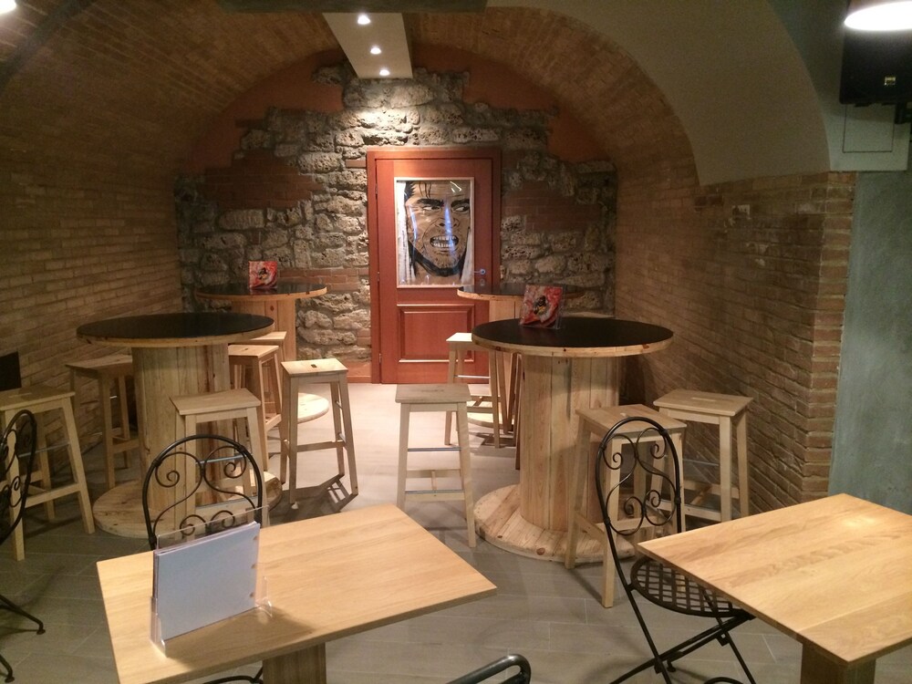 Hotel Bar