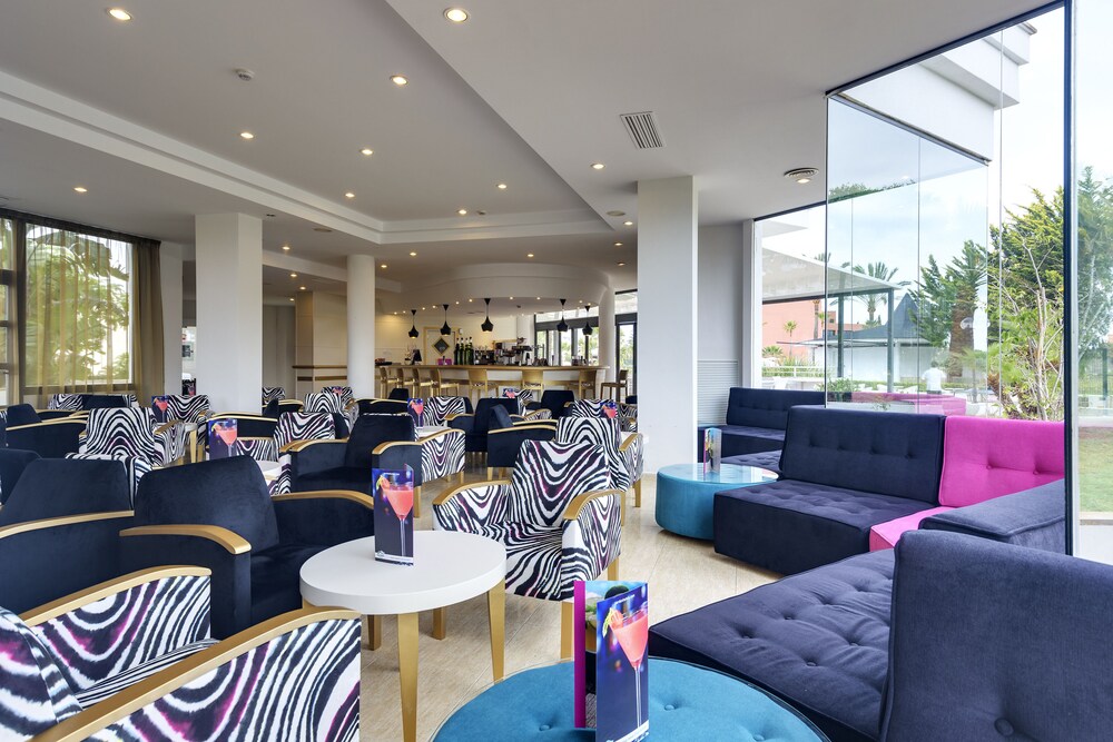 Hotel Bar