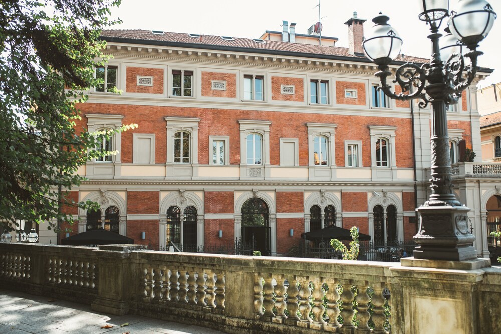 Hotel Front