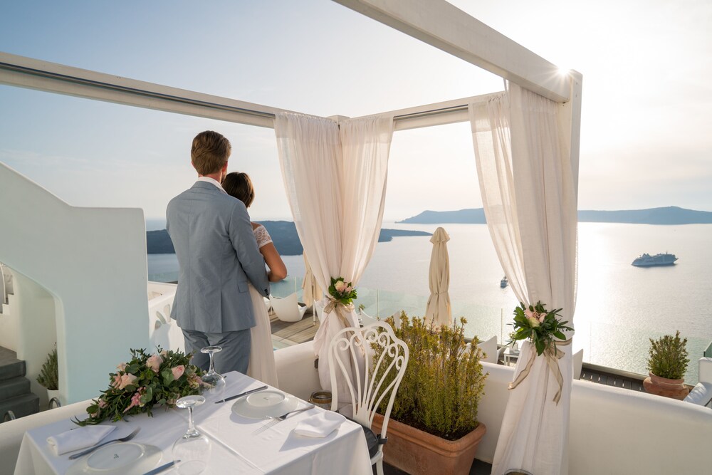 Couples Dining