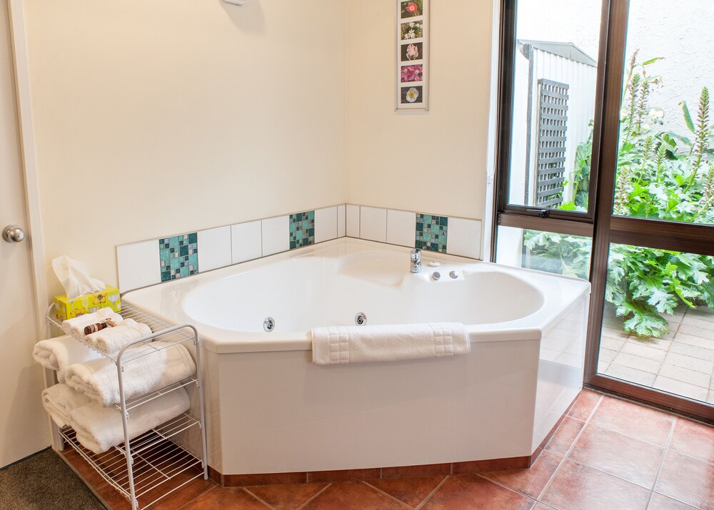 Jetted Tub