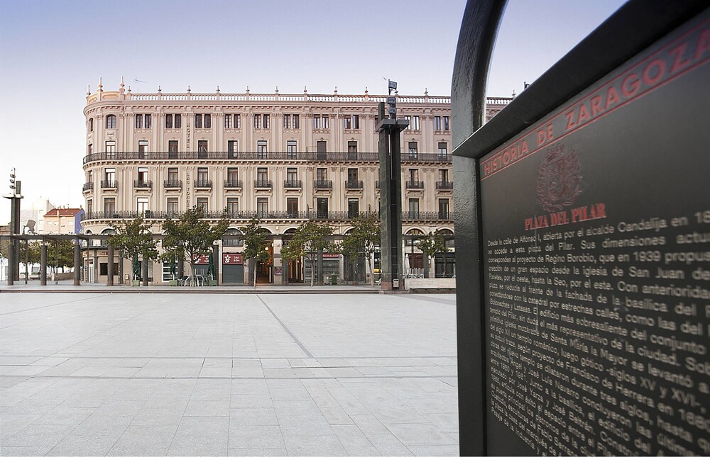 Fachada del hotel