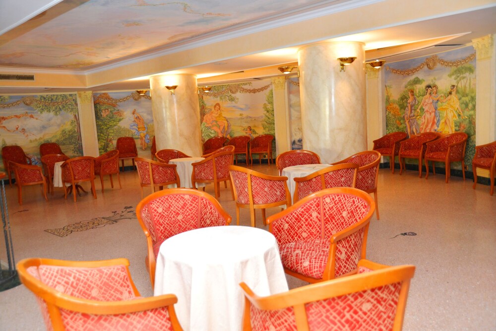 Hotel Bar