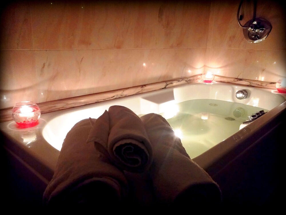Jetted Tub