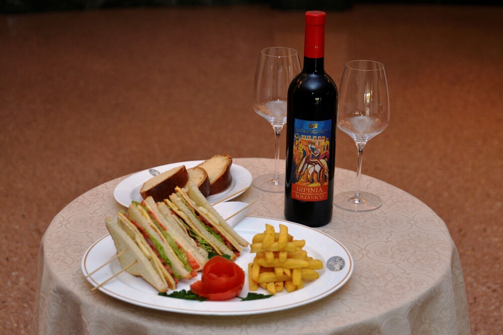 Couples Dining