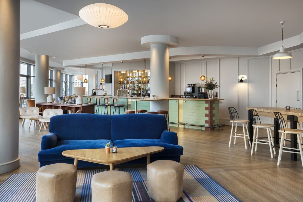 Hotel Lounge