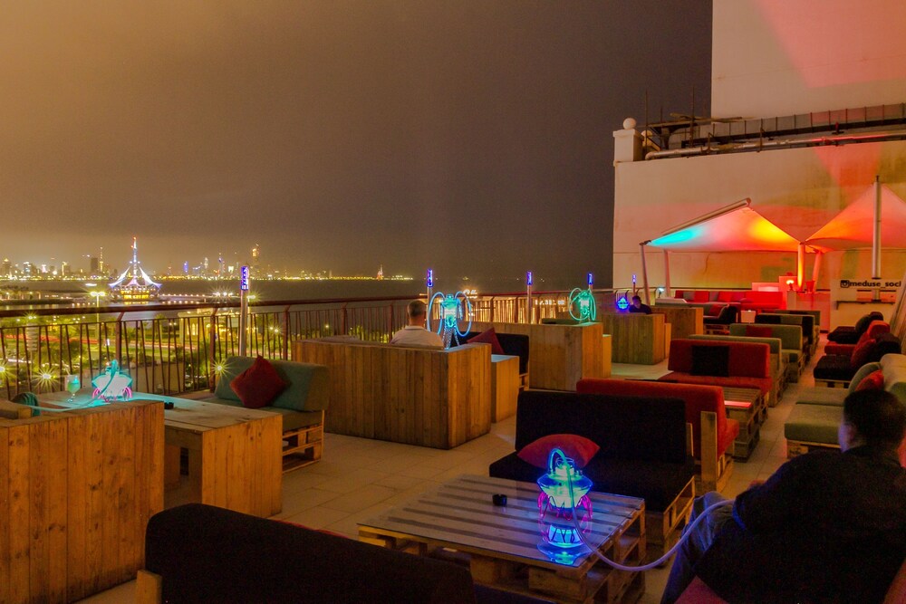 Hotel Bar