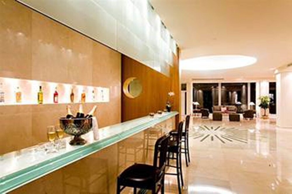 Hotel Lounge