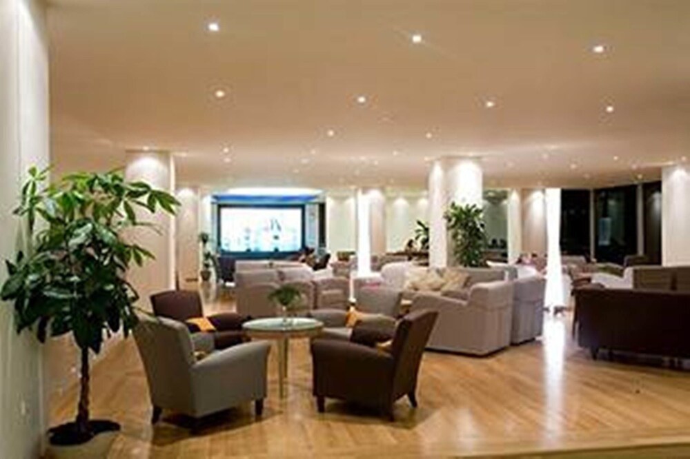 Hotel Lounge