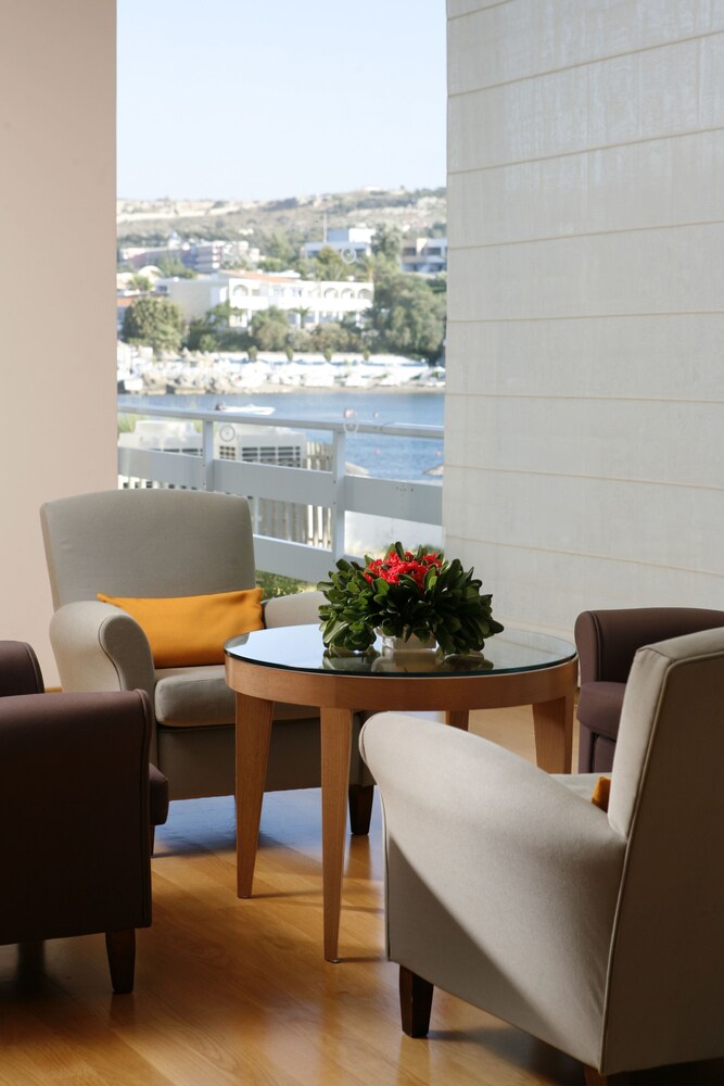 Hotel Lounge