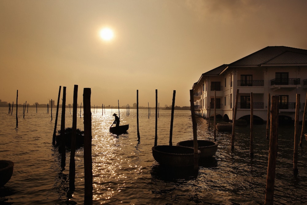 Lake View