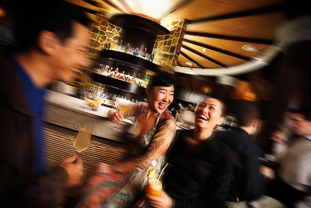 Hotel Bar