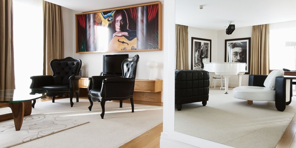 Guestroom