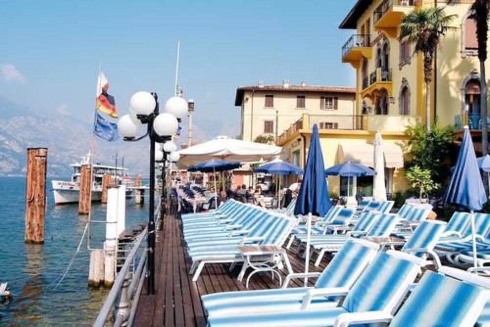 Sundeck