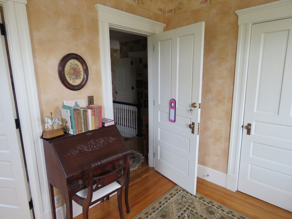 In-Room Business Center