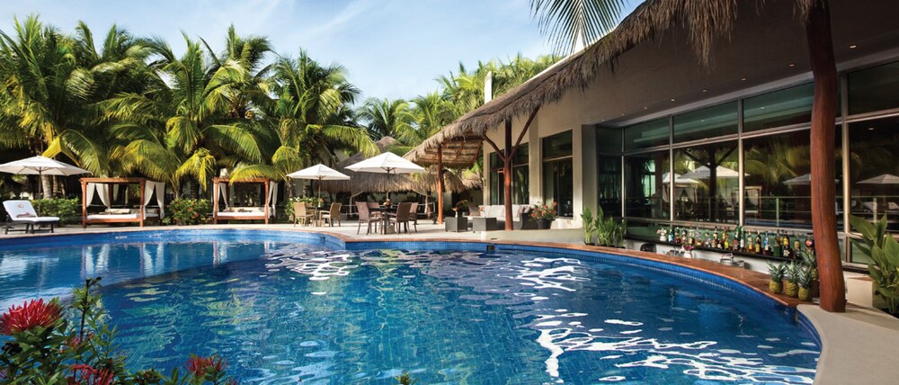 Poolside Bar