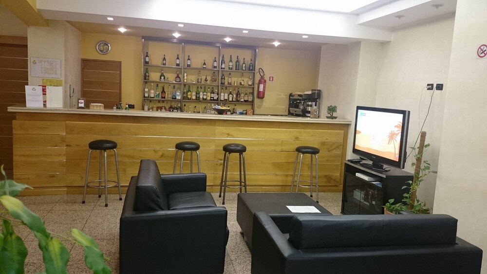 Hotel Bar