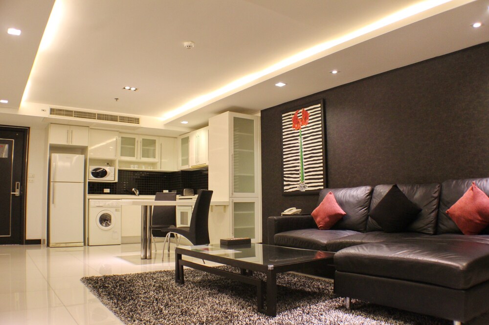 Deluxe Suite, 1 Bedroom - Living Room