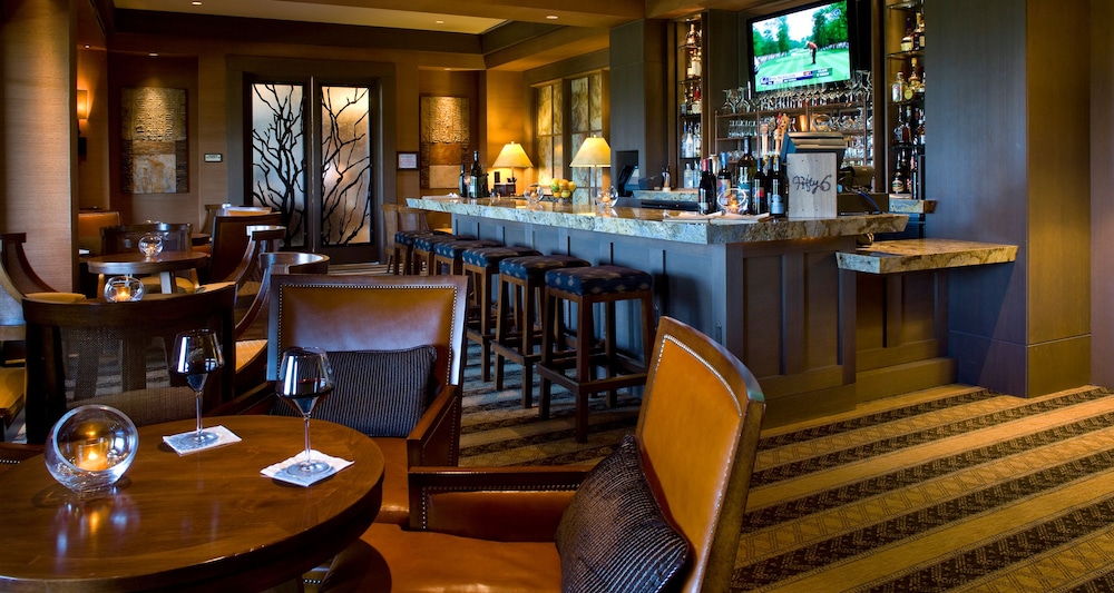 Hotel Lounge