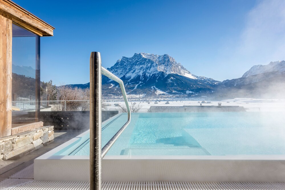 Infinity-Pool