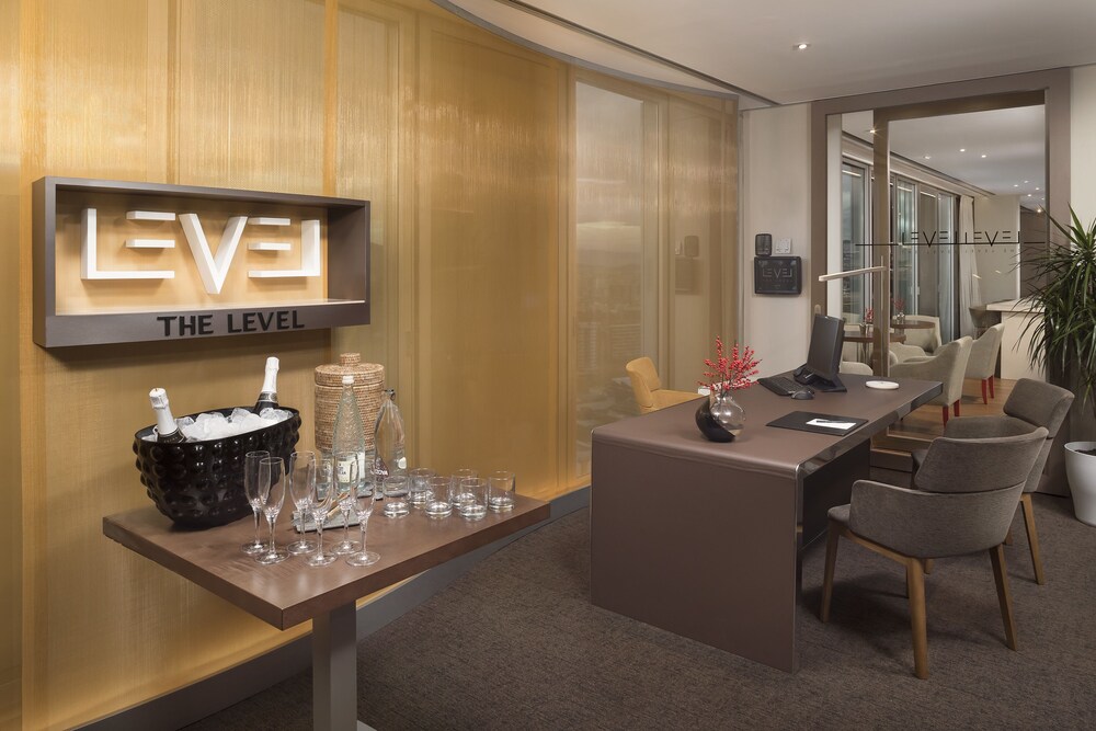 Executive Lounge