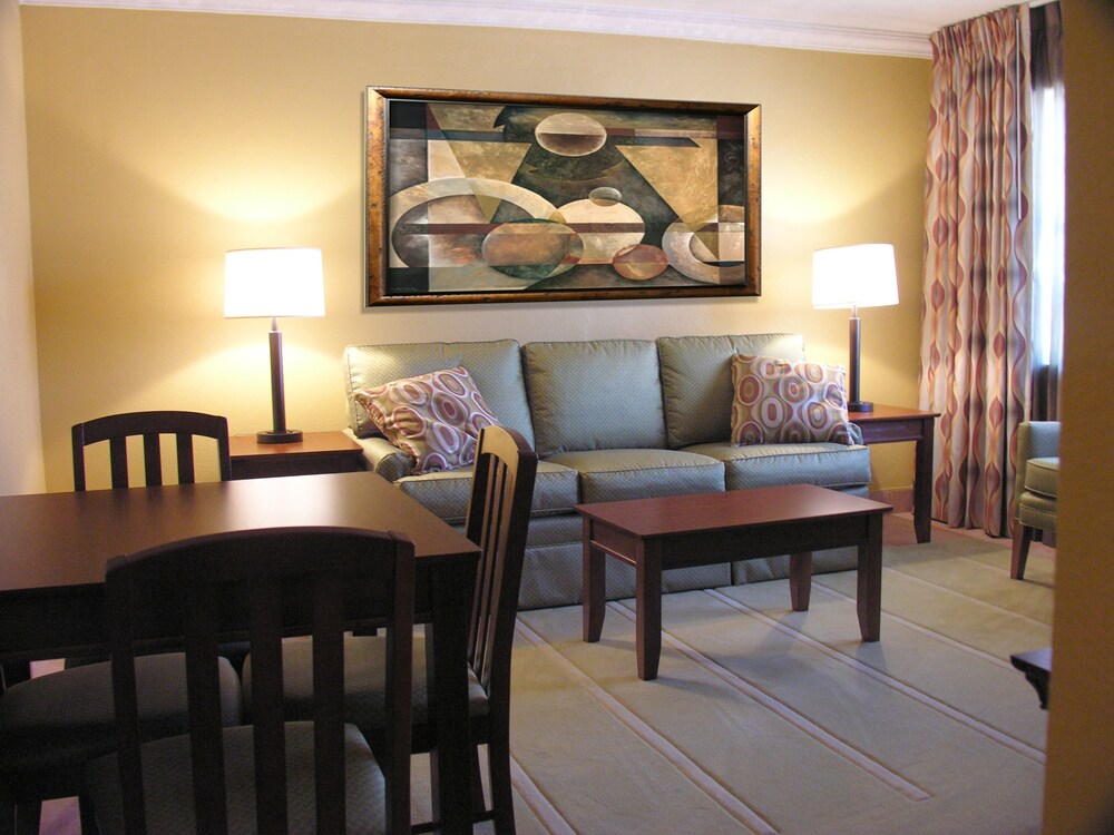 Suite, 1 Queen Bed with Sofa bed, Non Smoking - Living Area