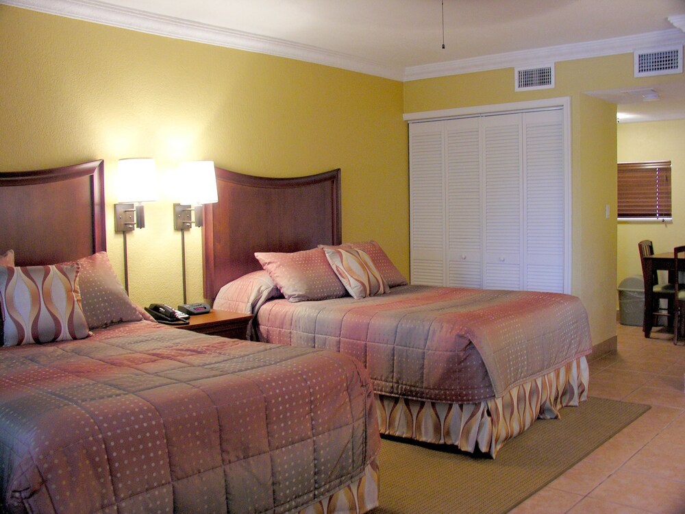 Standard Room, 2 Double Beds, Non Smoking - Guestroom