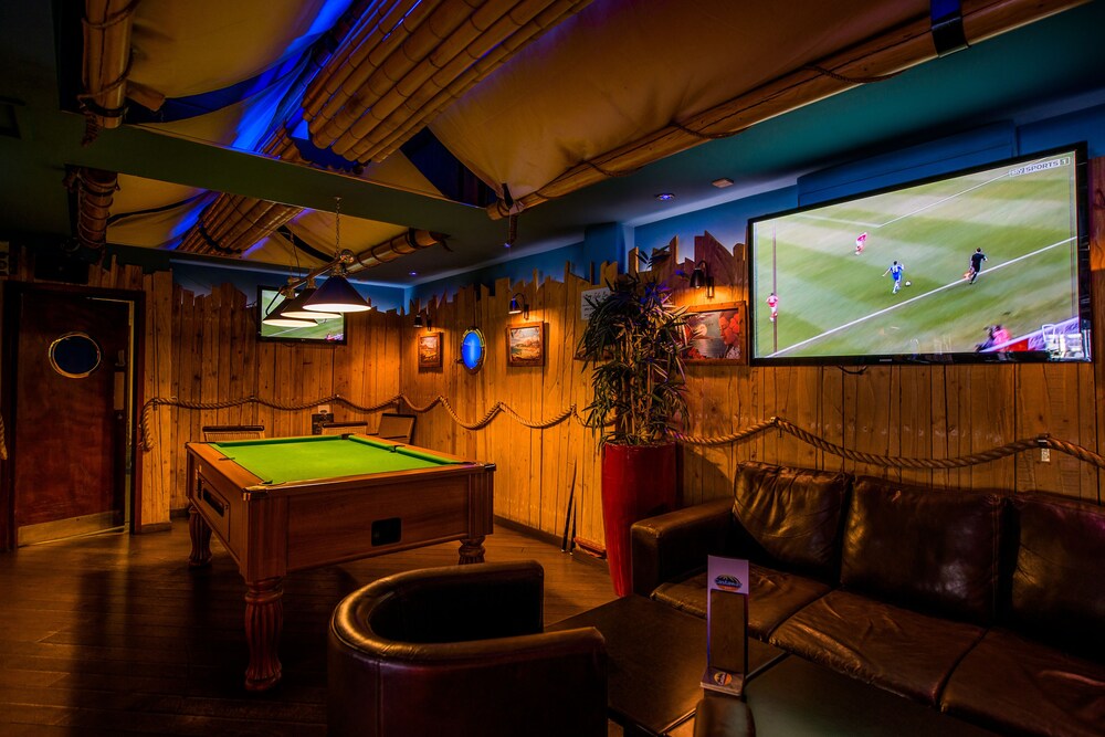 Hotel Bar