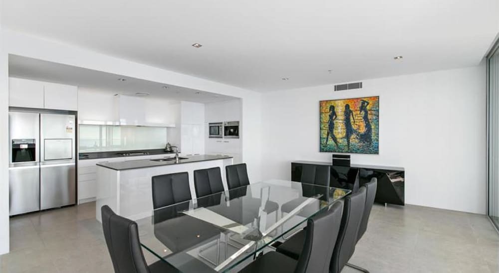Superior Penthouse, 4 Bedrooms, Bathtub, Ocean View - In-Room Dining