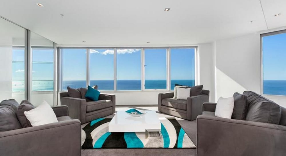 Superior Penthouse, 4 Bedrooms, Bathtub, Ocean View - Living Room
