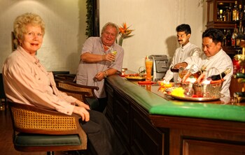 Hotel Bar