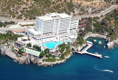 Korumar Deluxe Hotel