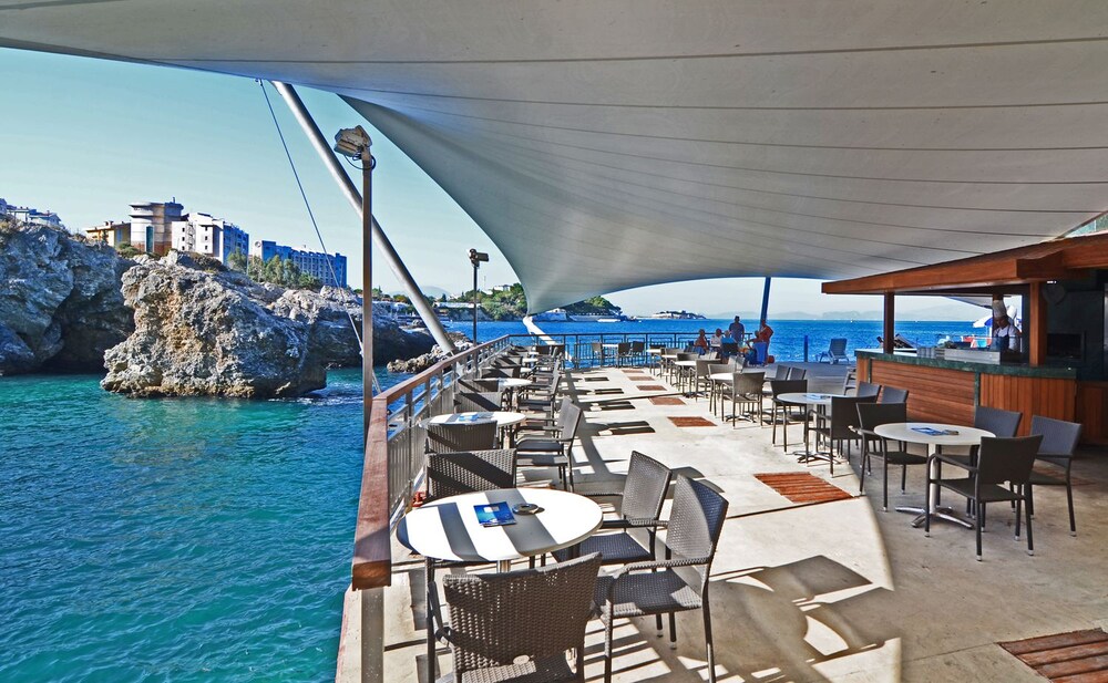 Hotel Bar