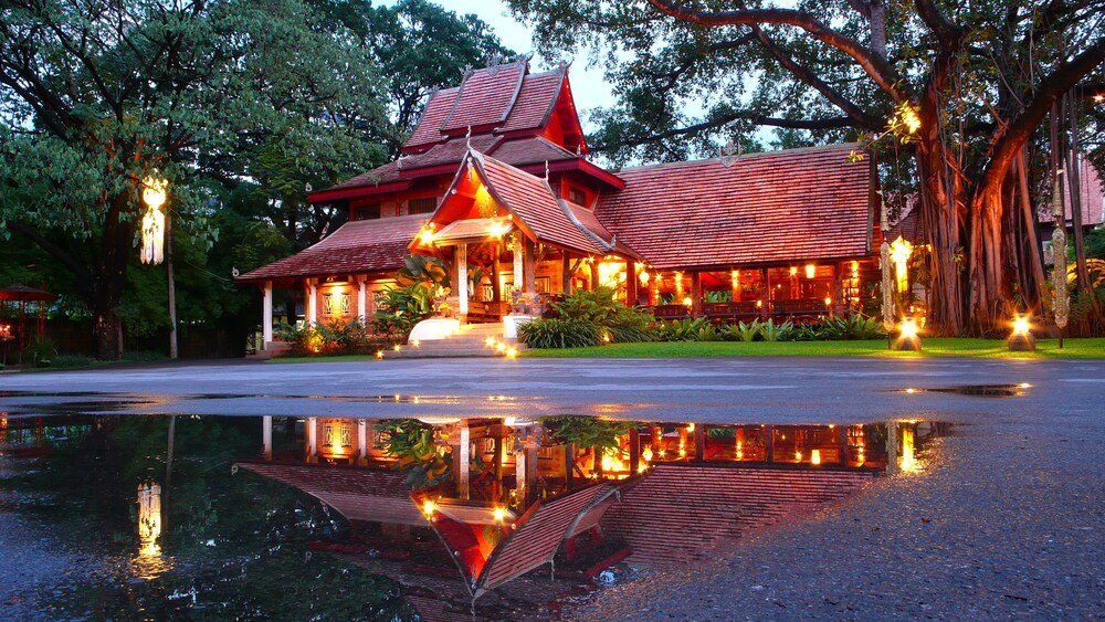 Hotel Front - Evening/Night