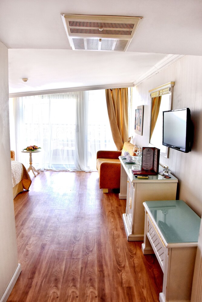 Guestroom View