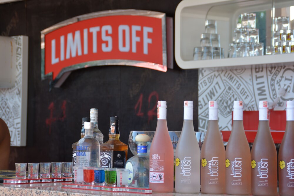 Hotel Bar