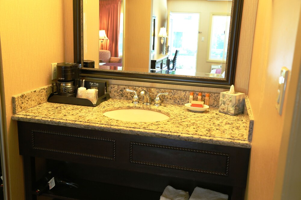 Laguna Hills Lodge: 2018 Room Prices from $108, Deals & Reviews | Expedia