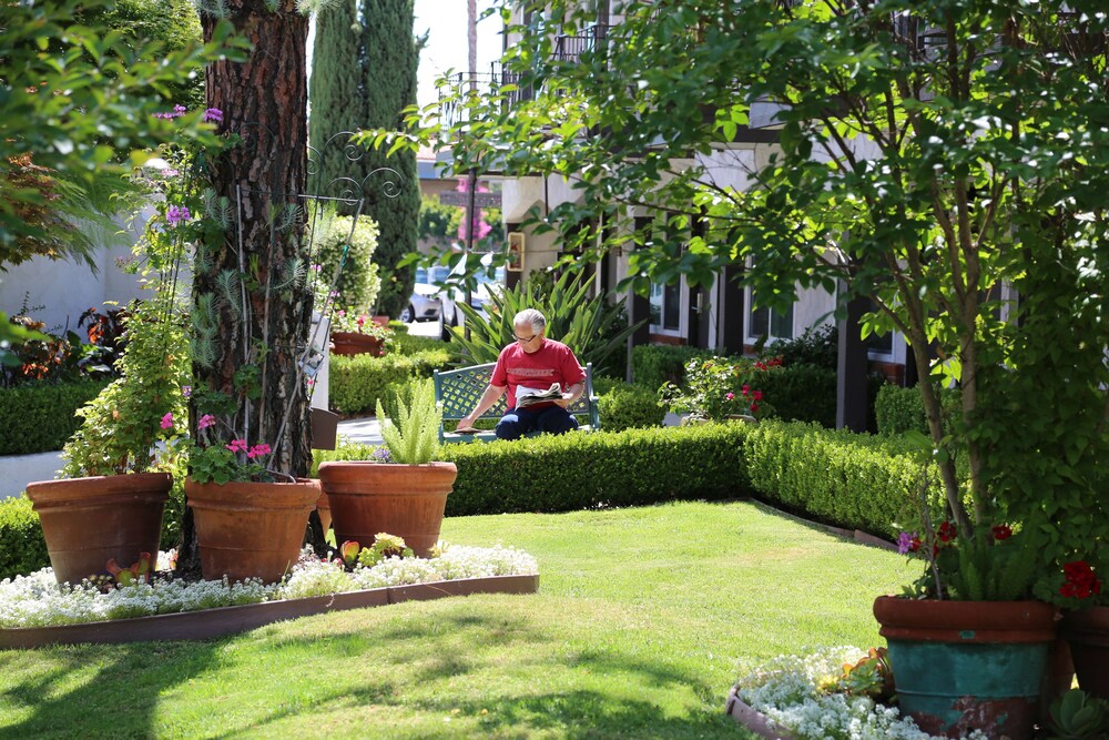 Laguna Hills Lodge: 2018 Room Prices from $108, Deals & Reviews | Expedia