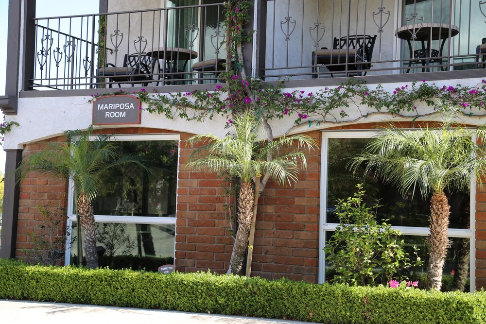 Laguna Hills Lodge: 2018 Room Prices from $108, Deals & Reviews | Expedia