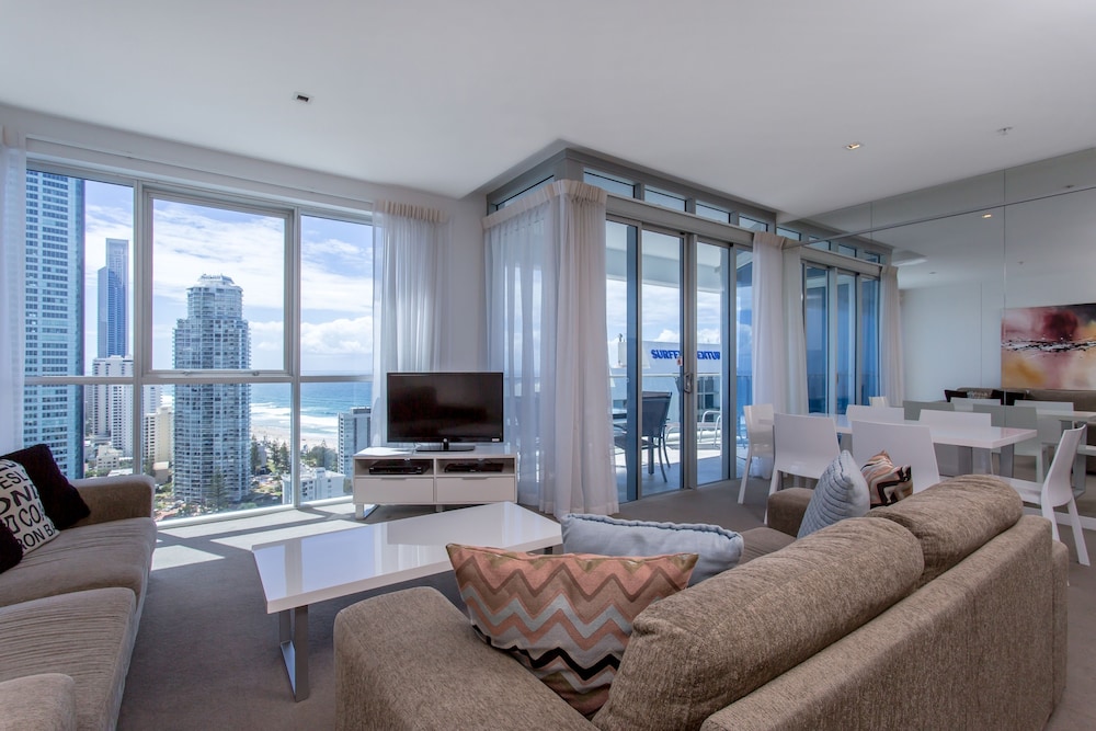 2 Bedroom Ocean View Apartment - Living Area