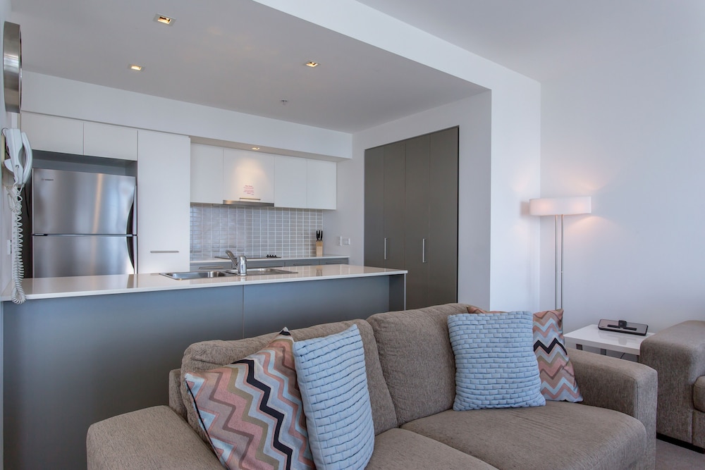 2 Bedroom Ocean View Apartment - Private Kitchen