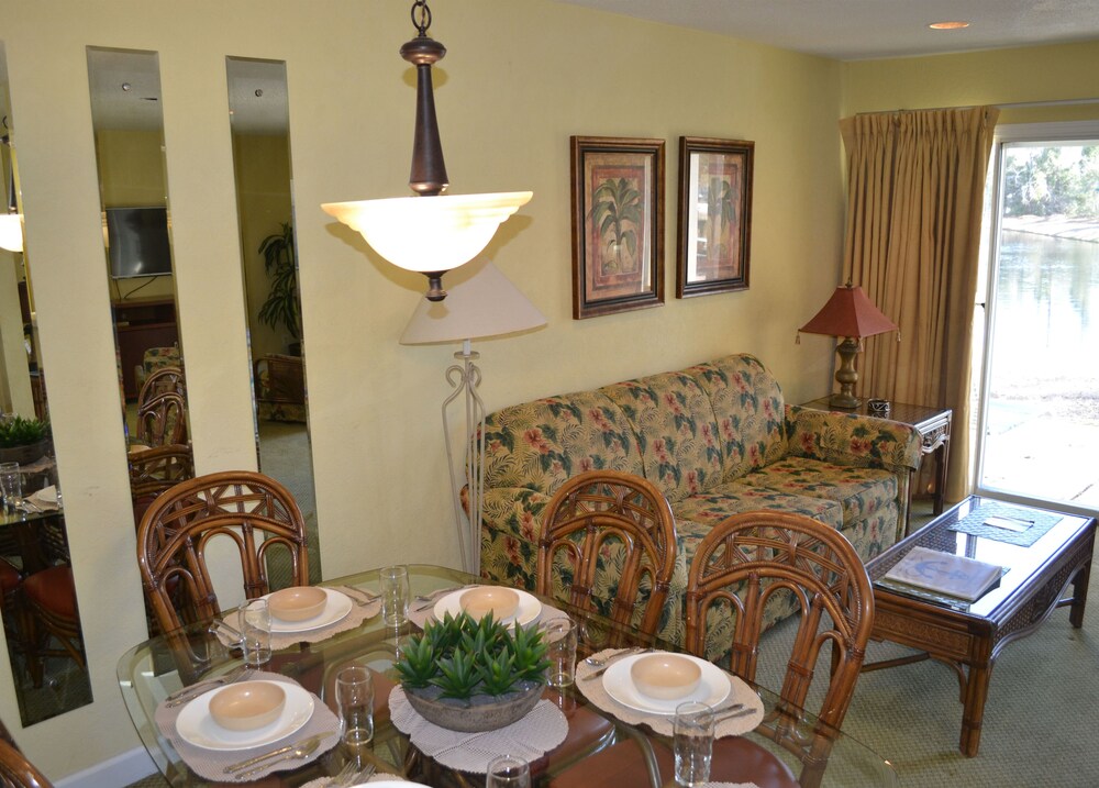 거실 공간 (2 bedroom 3 bathroom Townhouse)