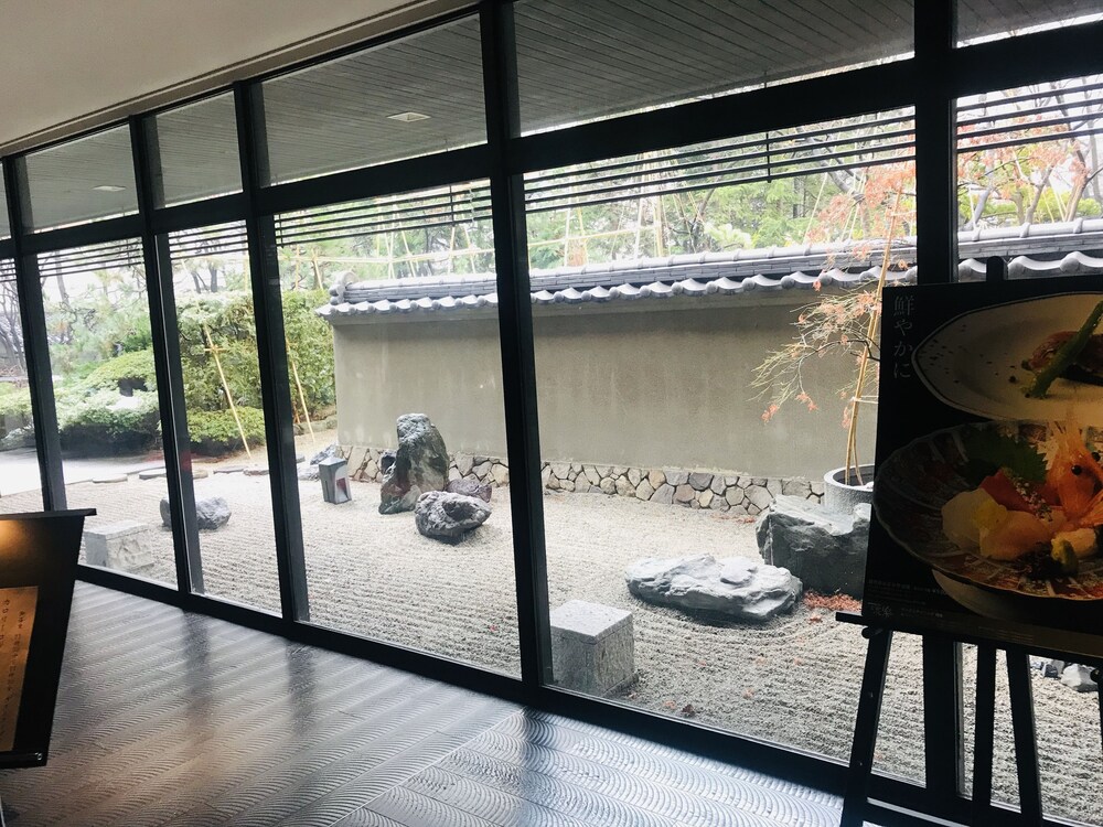 レストラン