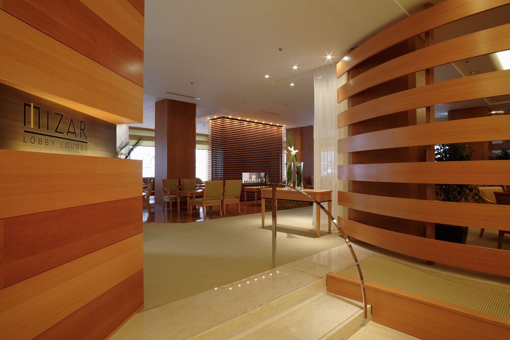 Hotel Lounge