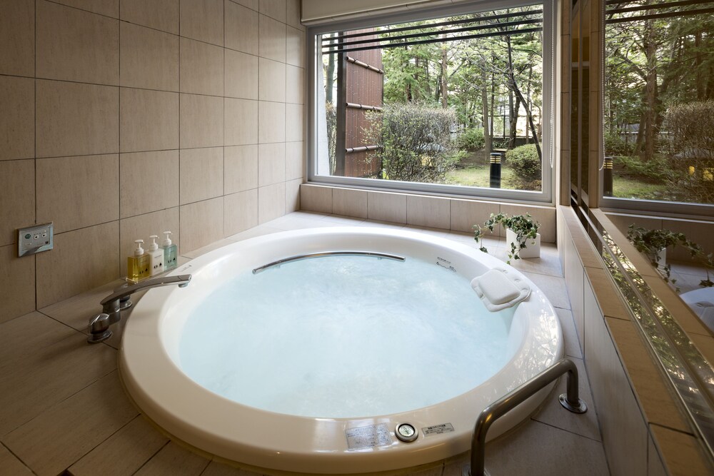 Jetted Tub