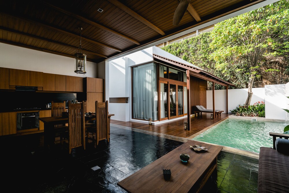 Grand Villa, 1 Bedroom, Private Pool (Moonlight Grand Pool Villa) - In-Room Dining