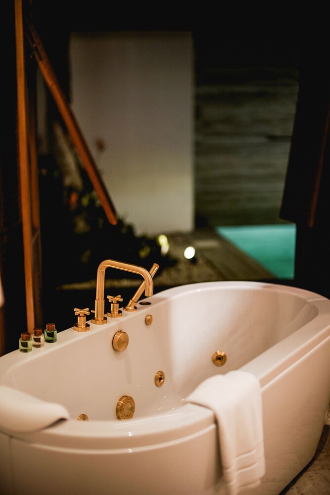 Grand Villa, 1 Bedroom, Private Pool (Moonlight Grand Pool Villa) - Jetted Tub